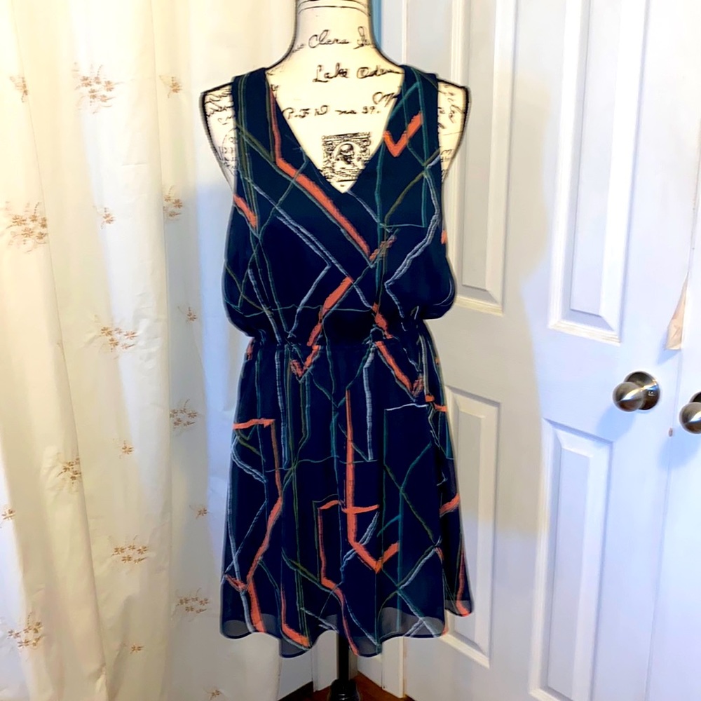 Beautiful v_ neckline sleeveless dress
